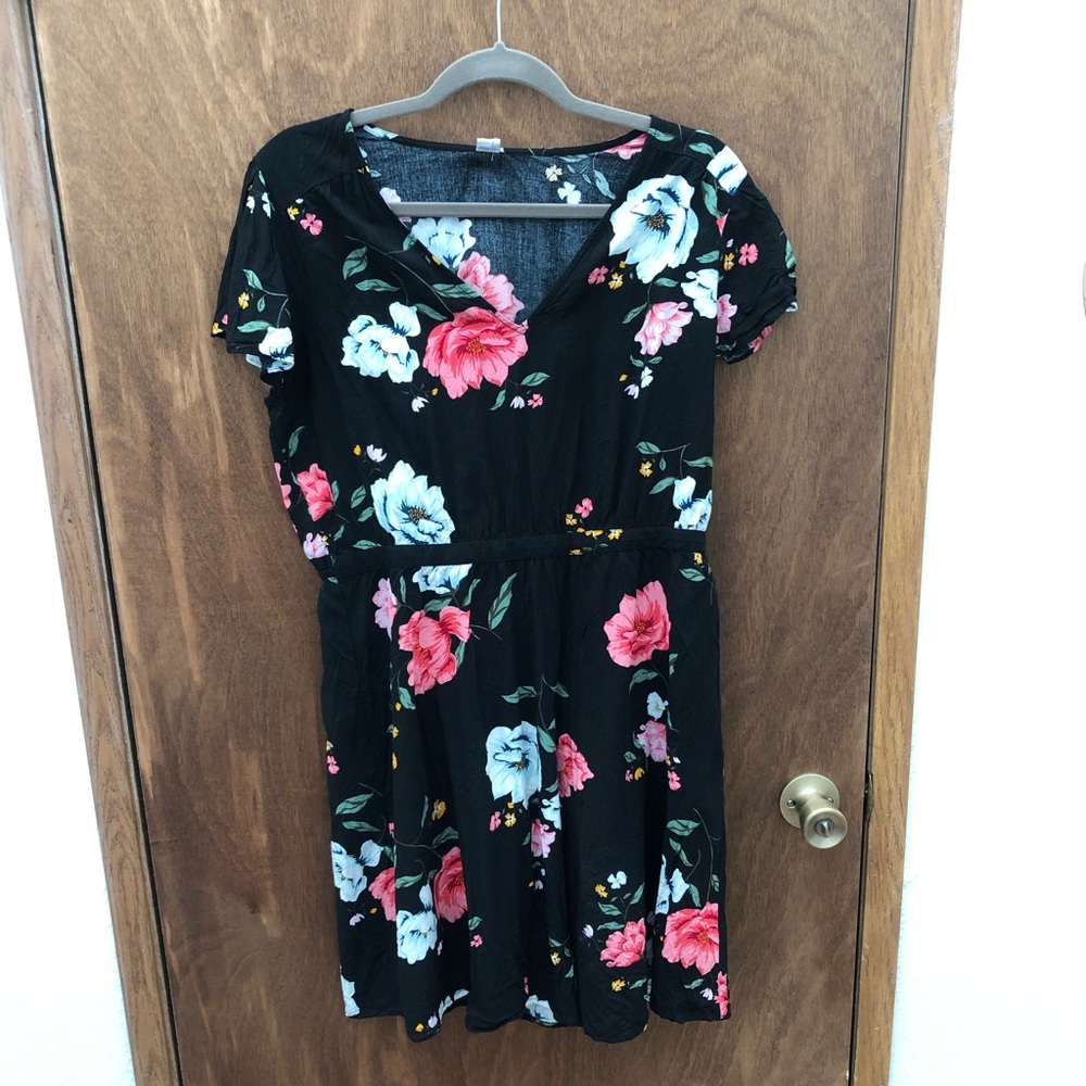 Old Navy floral dress Size L